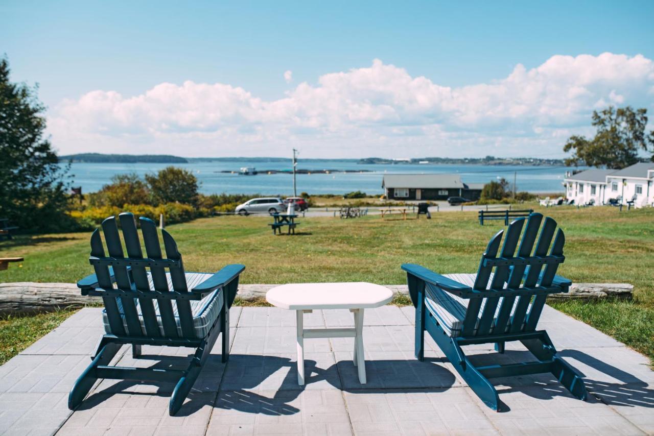 Friars Bay Inn & Cottages Welshpool Eksteriør billede