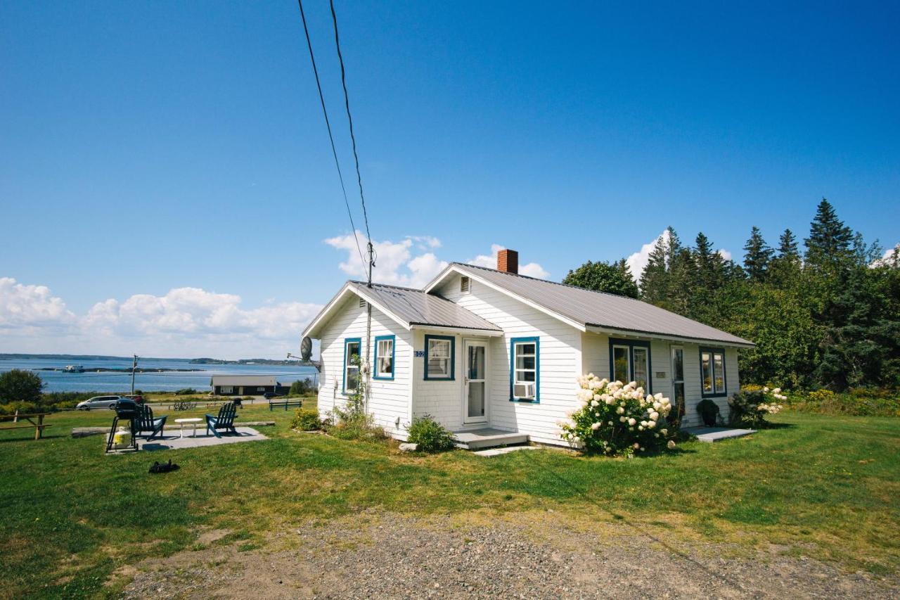 Friars Bay Inn & Cottages Welshpool Eksteriør billede