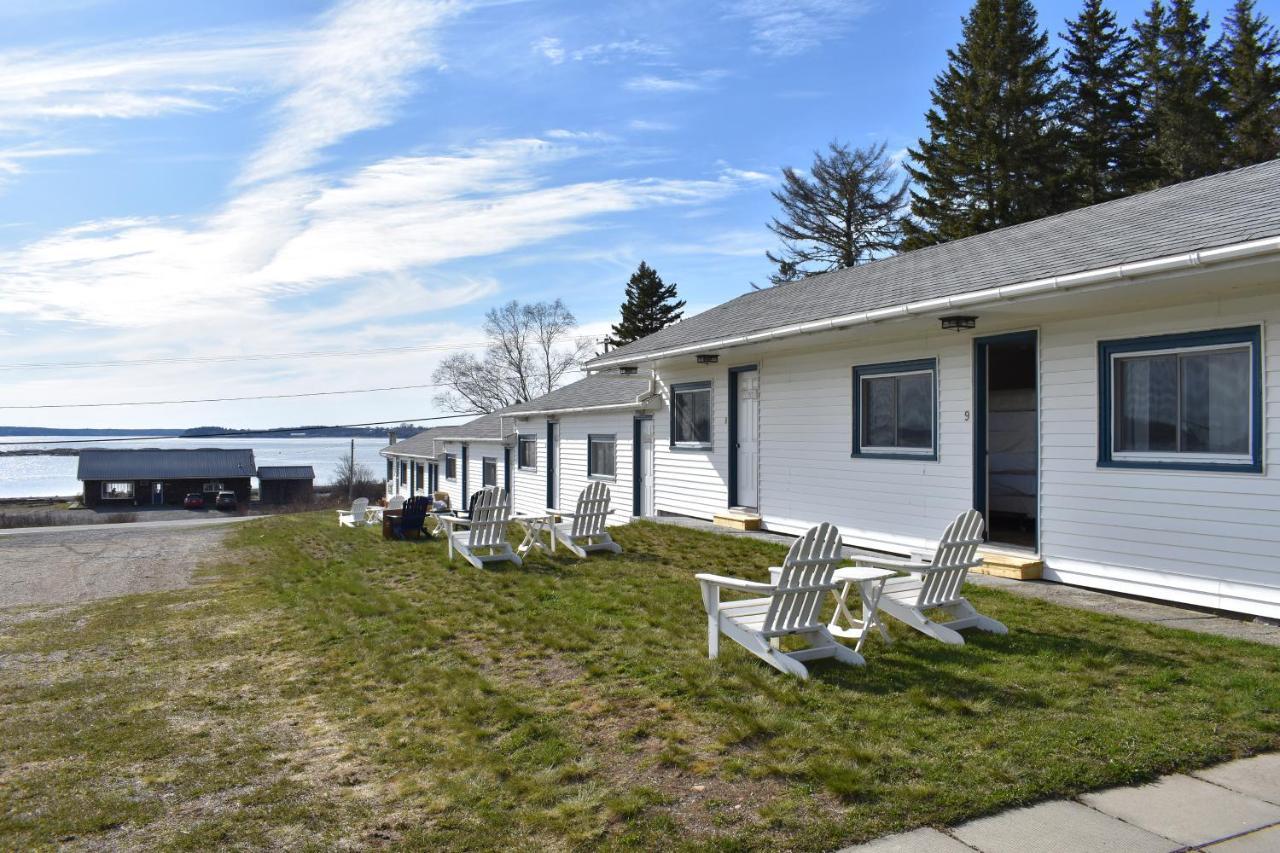 Friars Bay Inn & Cottages Welshpool Eksteriør billede